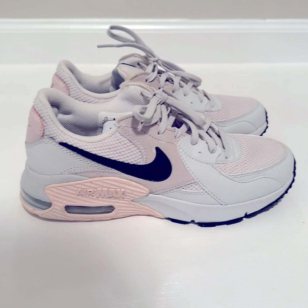 Women’s size 7.5 white and pink Nike air max